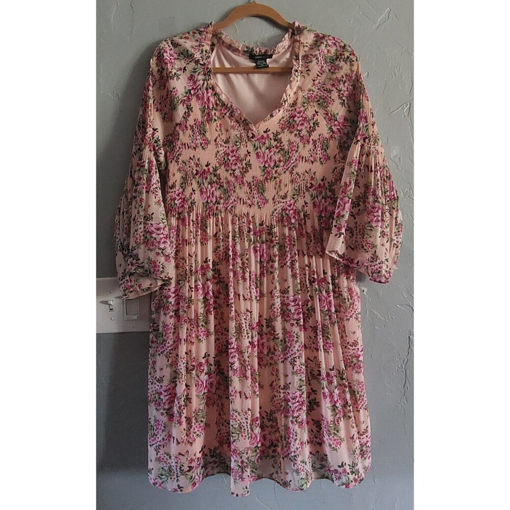 Robert Louis Floral Pattern Dress Women’s Size XL,Polyester, Flared Sleeves.